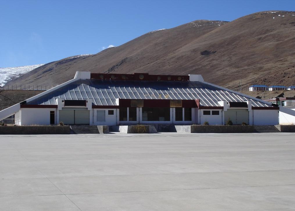 西藏昌都邦達機場風景圖